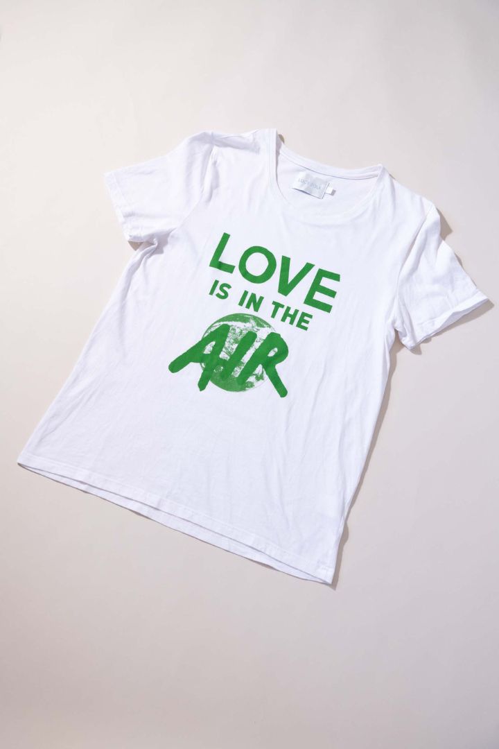 Lucy Folk - Love Is In The Air T-shirt