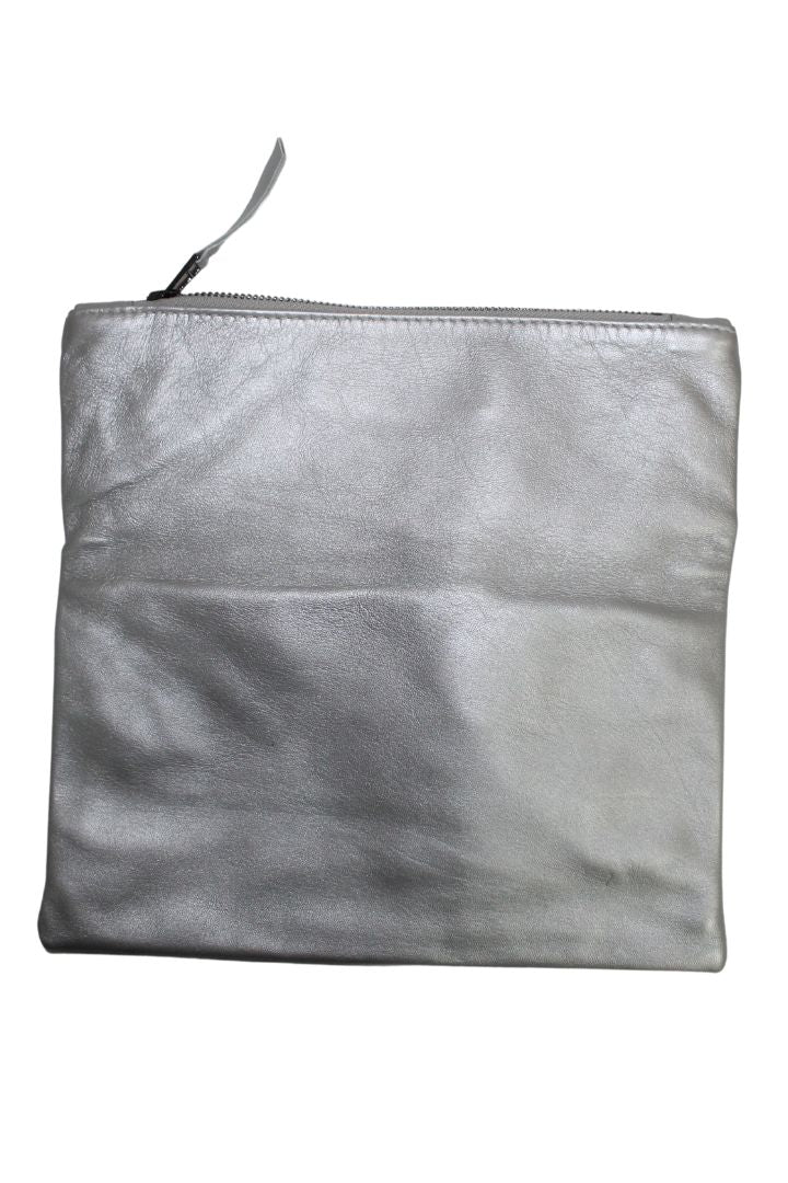Karmme - Silver zip up bag