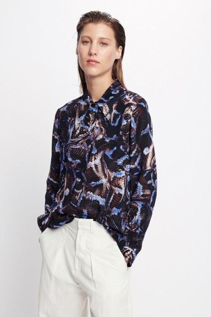 Silk Laundry - Sharp Collar Shirt in Snake