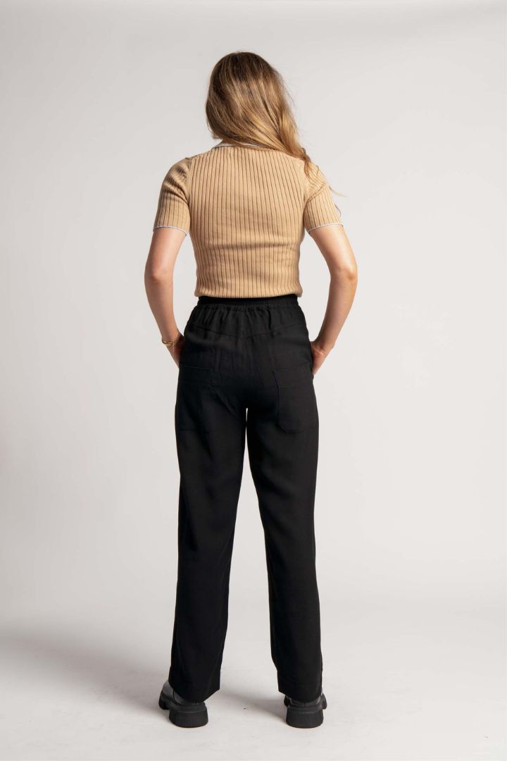 Victoria Lee - Bassike - Highwaisted Low Pocket Pant in Black