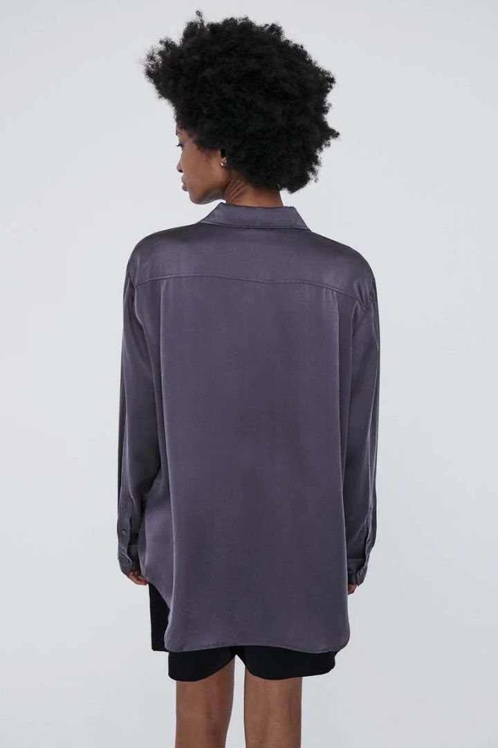 Silk Laundry - Boyfriend Shirt in Black Ash