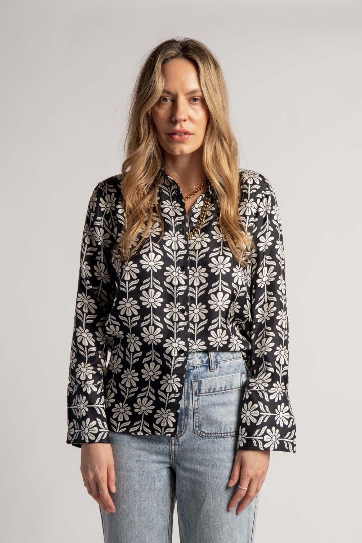 Victoria Lee - Sandro Paris -	Daisy Buttonup Shirt in Black and White