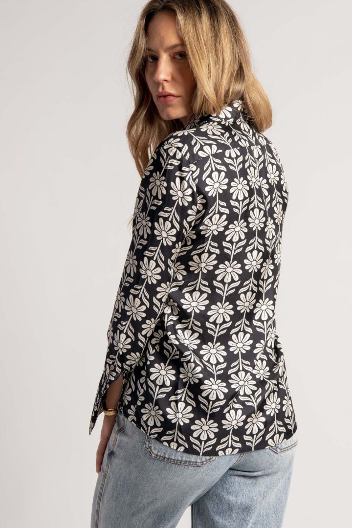 Victoria Lee - Sandro Paris -	Daisy Buttonup Shirt in Black and White