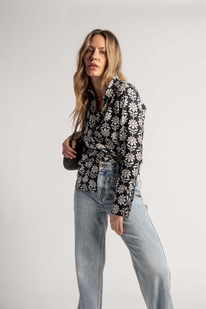 Victoria Lee - Sandro Paris -	Daisy Buttonup Shirt in Black and White
