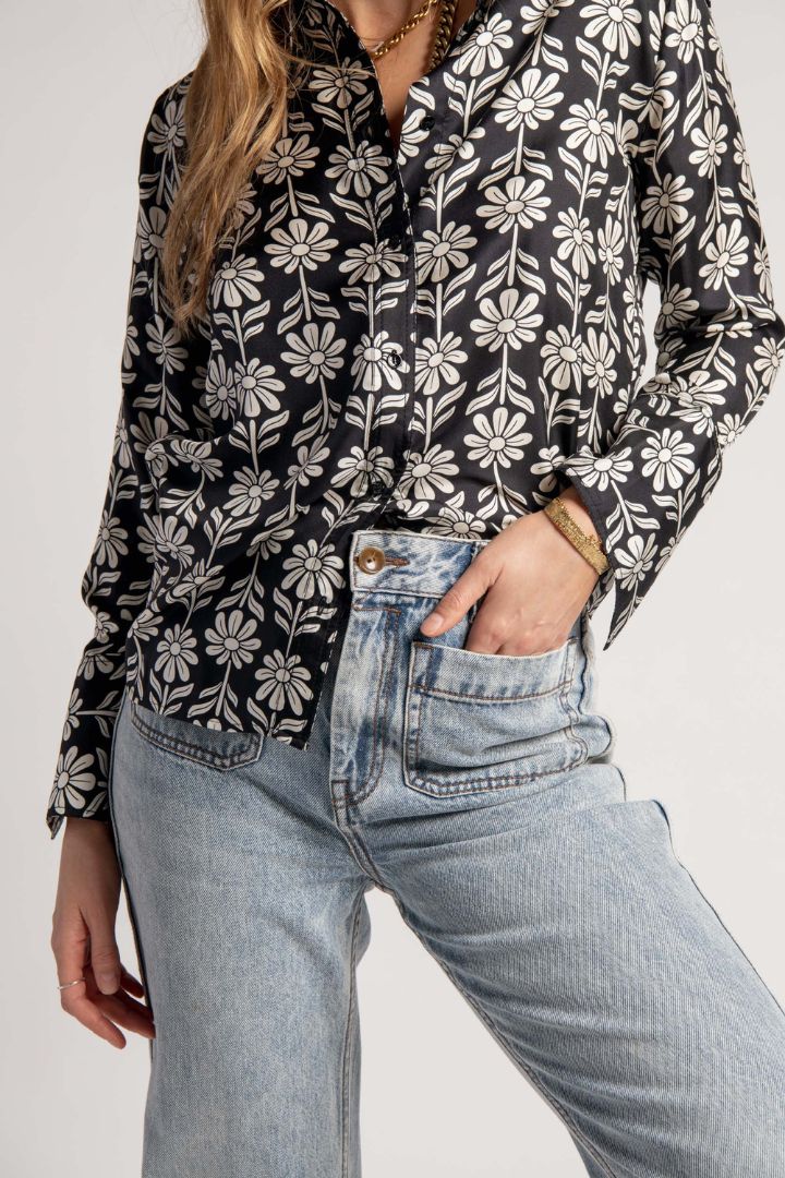 Victoria Lee - Sandro Paris -	Daisy Buttonup Shirt in Black and White