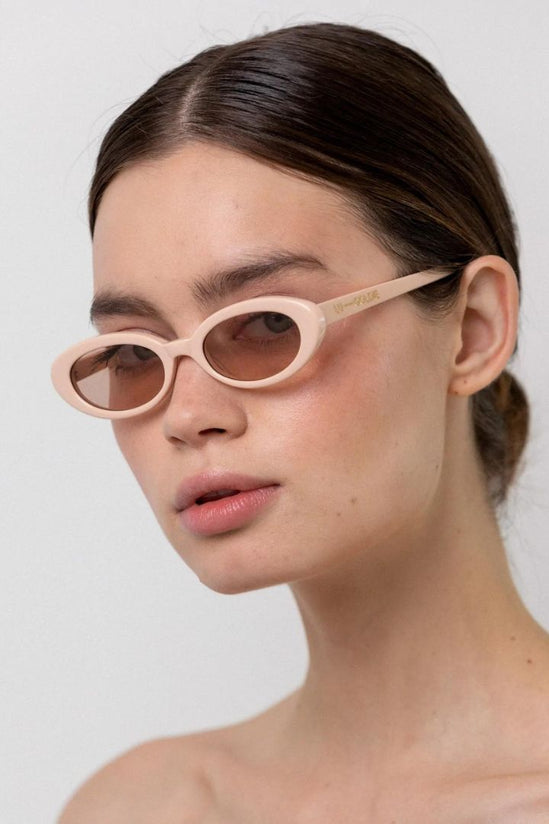 Lu Goldie	- Sylvie in Blush